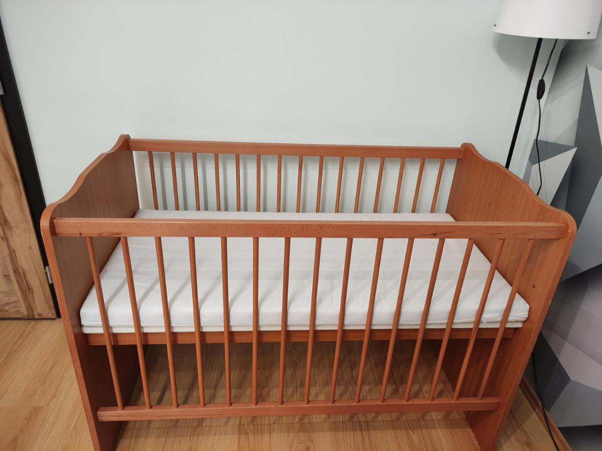 Comfort 66 - Real-Life 3-Room Family Stay With 4 Beds Мішкольц Екстер'єр фото