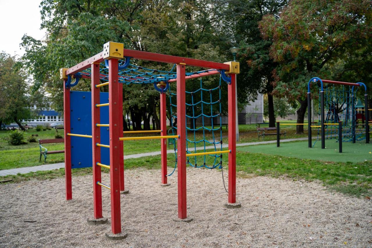 Comfort 66 - Real-Life 3-Room Family Stay With 4 Beds Мішкольц Екстер'єр фото
